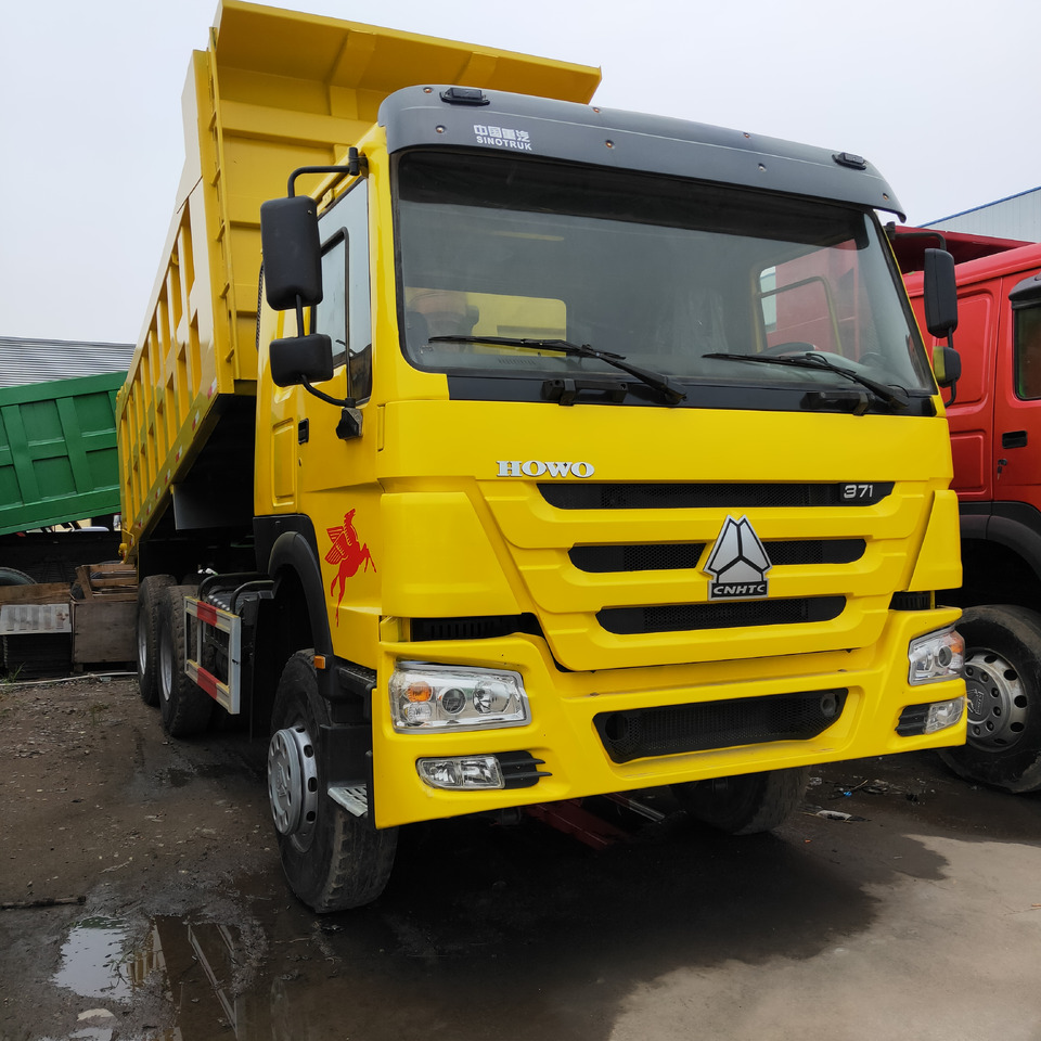 SINOTRUK HOWO 375 6X4 - Camion basculantă: Foto 4 SINOTRUK HOWO 375 6X4 - Camion basculantă: Foto 4