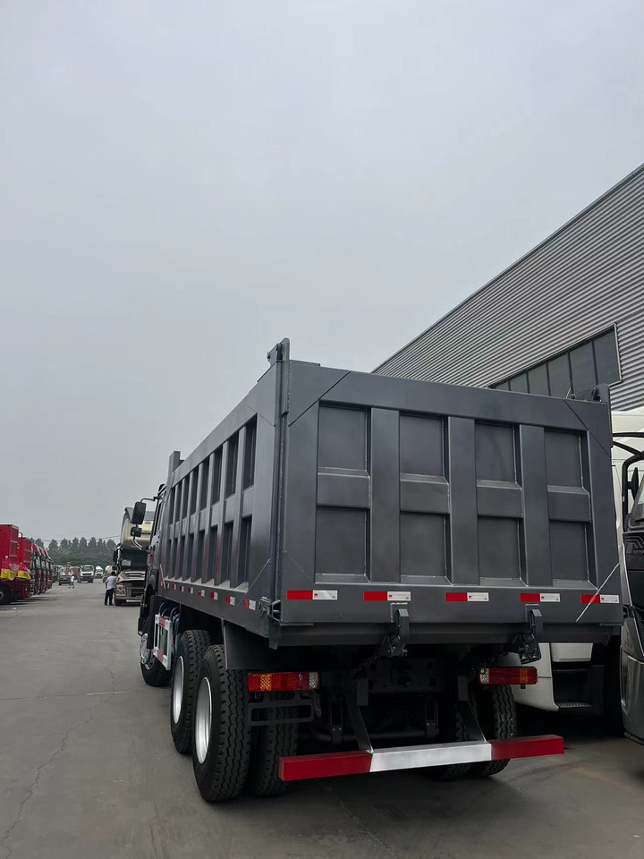 SINOTRUK HOWO 380HP Dump Truck 6x4 Click for Discount - Camion basculantă: Foto 4 SINOTRUK HOWO 380HP Dump Truck 6x4 Click for Discount - Camion basculantă: Foto 4