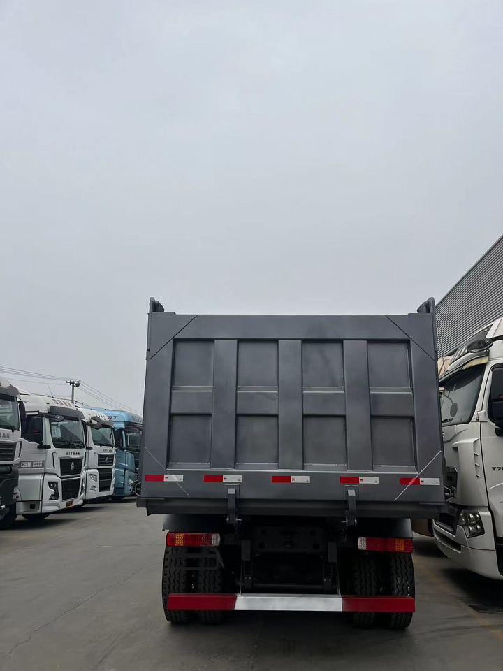 SINOTRUK HOWO 380HP Dump Truck 6x4 Click for Discount - Camion basculantă: Foto 5 SINOTRUK HOWO 380HP Dump Truck 6x4 Click for Discount - Camion basculantă: Foto 5