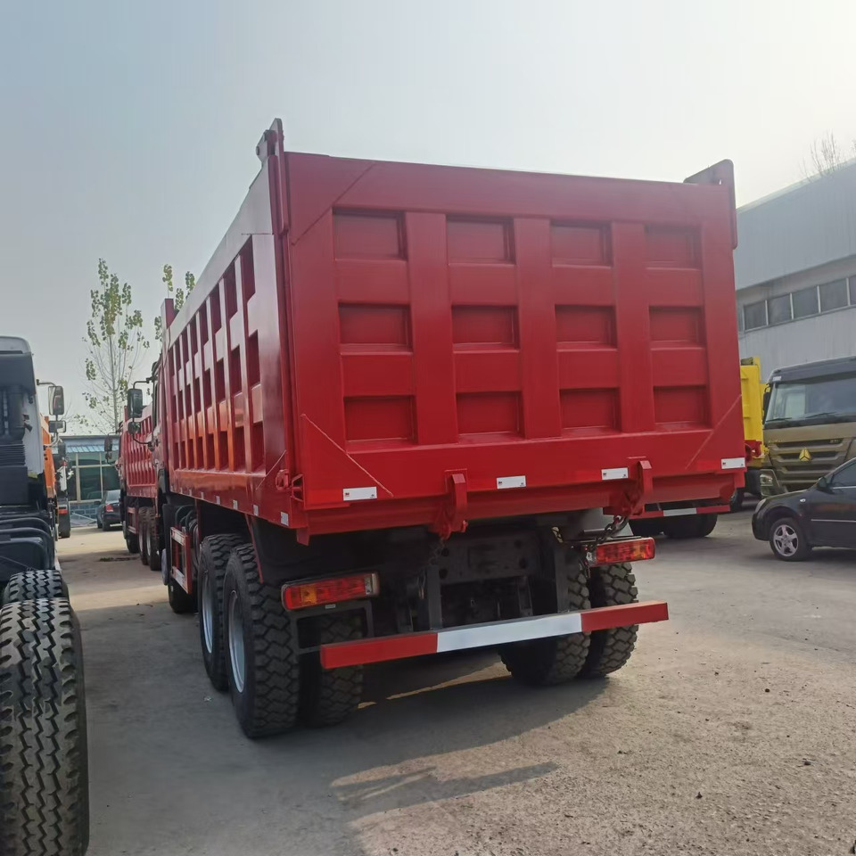 SINOTRUK HOWO 6x4 Dump Truck Click for Discount - Camion basculantă: Foto 2 SINOTRUK HOWO 6x4 Dump Truck Click for Discount - Camion basculantă: Foto 2