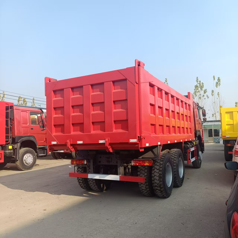 SINOTRUK HOWO 6x4 Dump Truck Click for Discount - Camion basculantă: Foto 4 SINOTRUK HOWO 6x4 Dump Truck Click for Discount - Camion basculantă: Foto 4