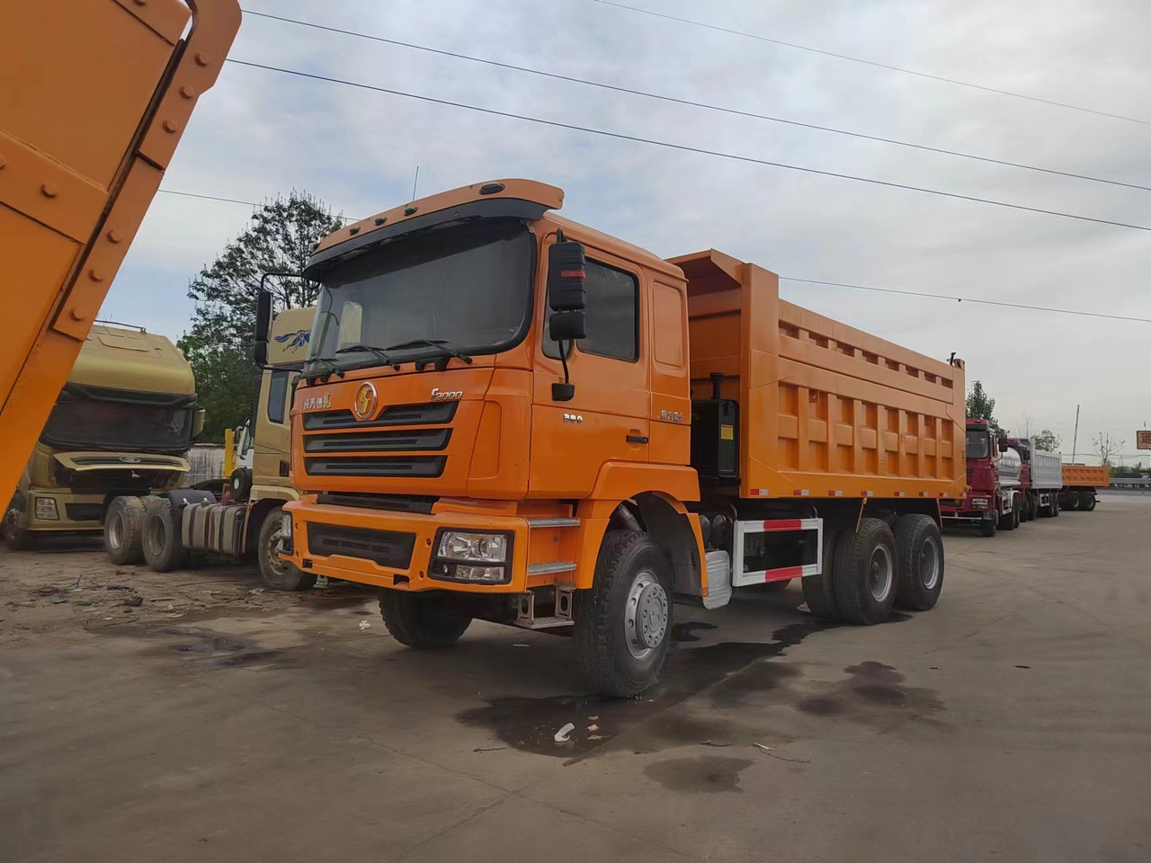 SINOTRUK HOWO 8x4 F3000 Dump Trruck Click for Discount - Camion basculantă: Foto 1 SINOTRUK HOWO 8x4 F3000 Dump Trruck Click for Discount - Camion basculantă: Foto 1