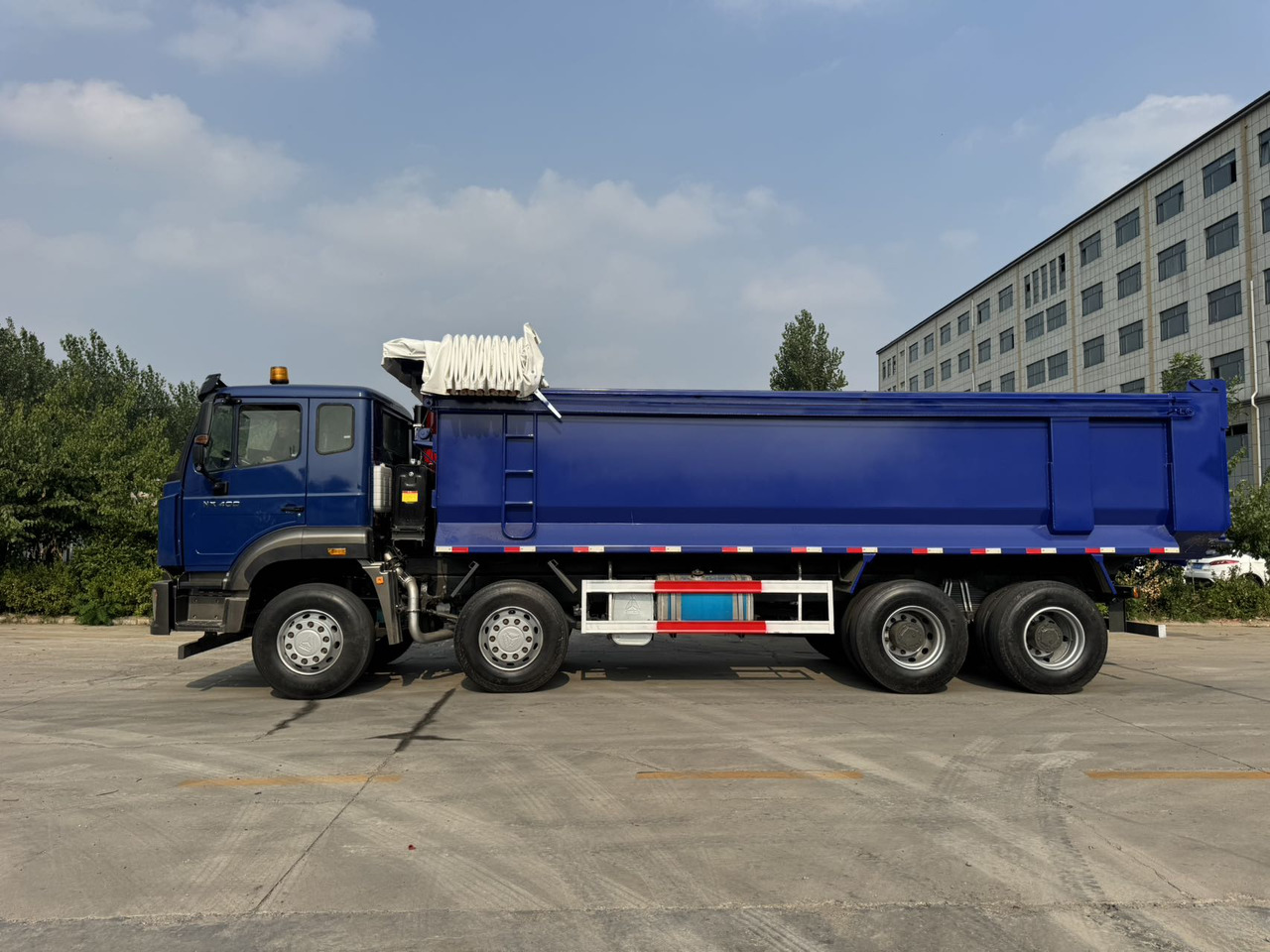 SINOTRUK HOWO Dump Truck 8x4 Click for Discount - Camion basculantă: Foto 5 SINOTRUK HOWO Dump Truck 8x4 Click for Discount - Camion basculantă: Foto 5