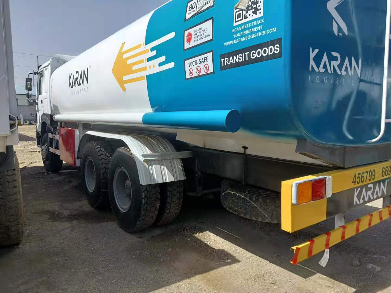 SINOTRUK Howo 371 Fuel Tanker Click Here For DISCOUNT - Camion cisternă: Foto 1 SINOTRUK Howo 371 Fuel Tanker Click Here For DISCOUNT - Camion cisternă: Foto 1