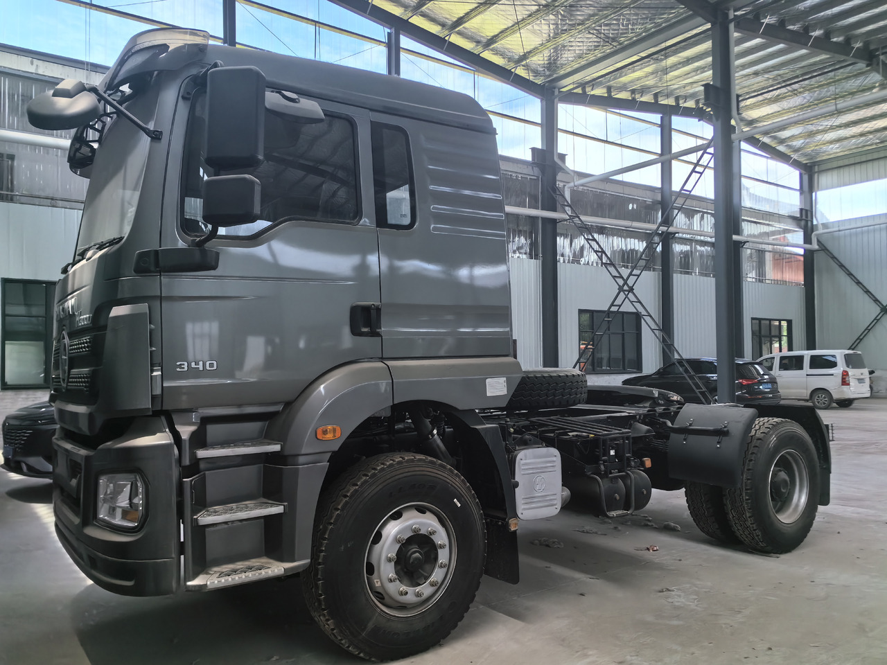 Shacman 340HP H3000 6x4 Tractor Click for Discount - Camion basculantă: Foto 1 Shacman 340HP H3000 6x4 Tractor Click for Discount - Camion basculantă: Foto 1