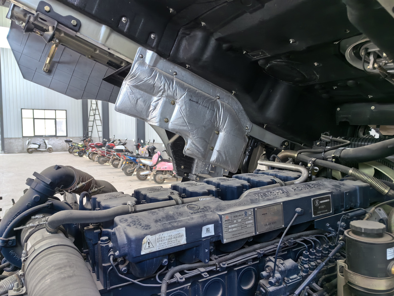 Shacman 340HP H3000 6x4 Tractor Click for Discount - Camion basculantă: Foto 4 Shacman 340HP H3000 6x4 Tractor Click for Discount - Camion basculantă: Foto 4