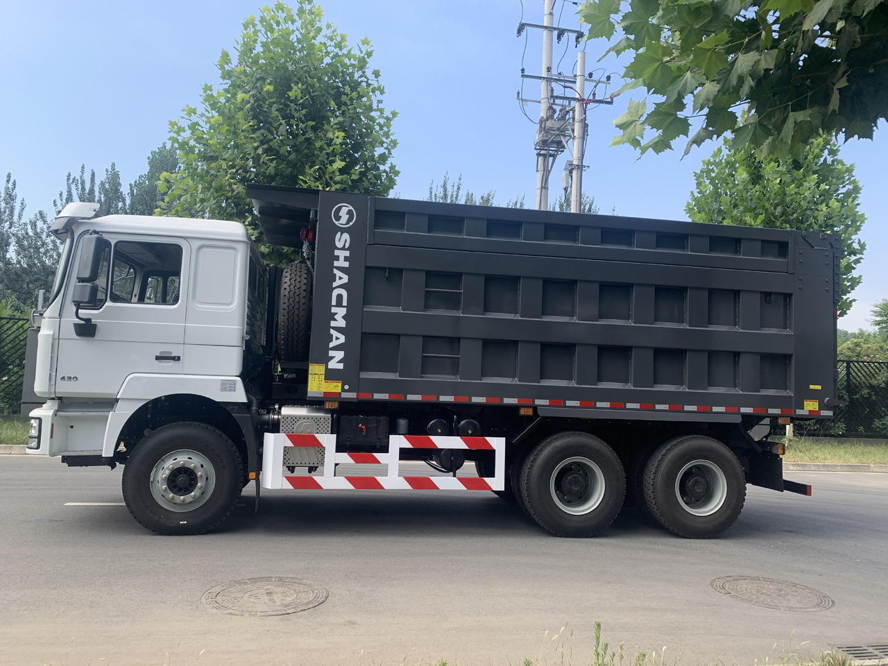 Shacman 6*4 Dump Truck New Brand Click for Discount - Camion basculantă: Foto 5 Shacman 6*4 Dump Truck New Brand Click for Discount - Camion basculantă: Foto 5
