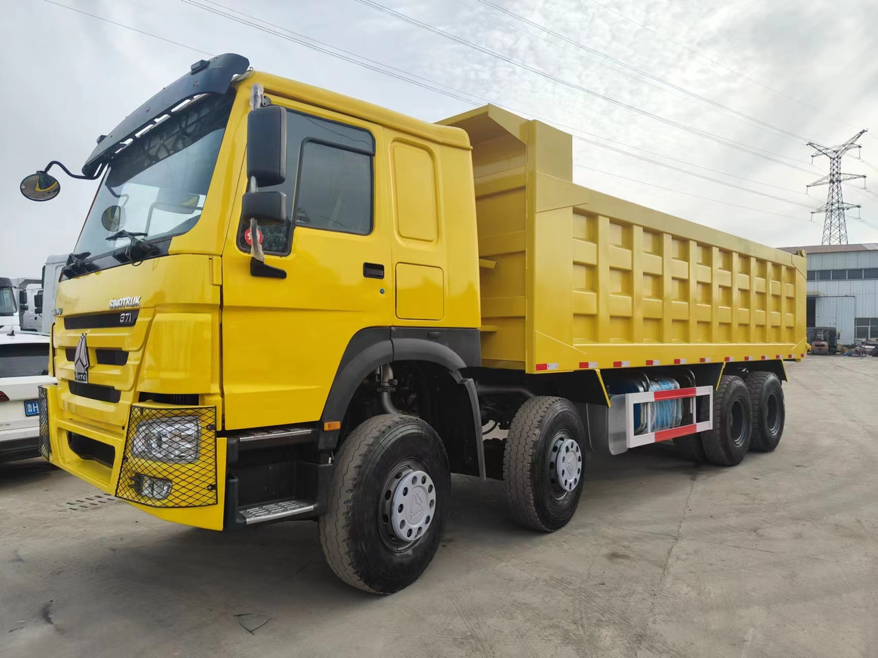 Sino HOWO 8x4 Dump Truck Click for Discount - Camion basculantă: Foto 1 Sino HOWO 8x4 Dump Truck Click for Discount - Camion basculantă: Foto 1