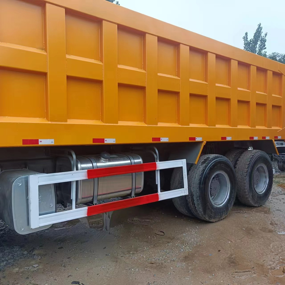 Sino HOWO 8x4 Dump Truck Click for Discount - Camion basculantă: Foto 2 Sino HOWO 8x4 Dump Truck Click for Discount - Camion basculantă: Foto 2