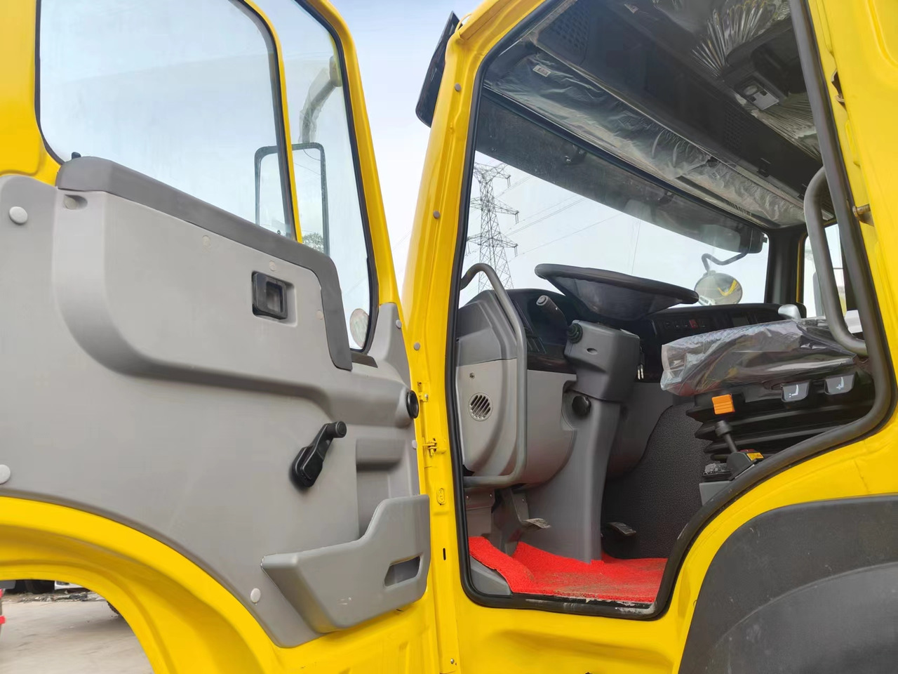 Sino HOWO 8x4 Dump Truck Click for Discount - Camion basculantă: Foto 4 Sino HOWO 8x4 Dump Truck Click for Discount - Camion basculantă: Foto 4