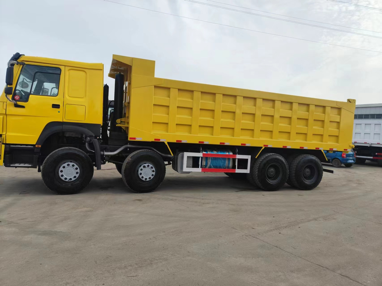 Sino HOWO 8x4 Dump Truck Click for Discount - Camion basculantă: Foto 2 Sino HOWO 8x4 Dump Truck Click for Discount - Camion basculantă: Foto 2