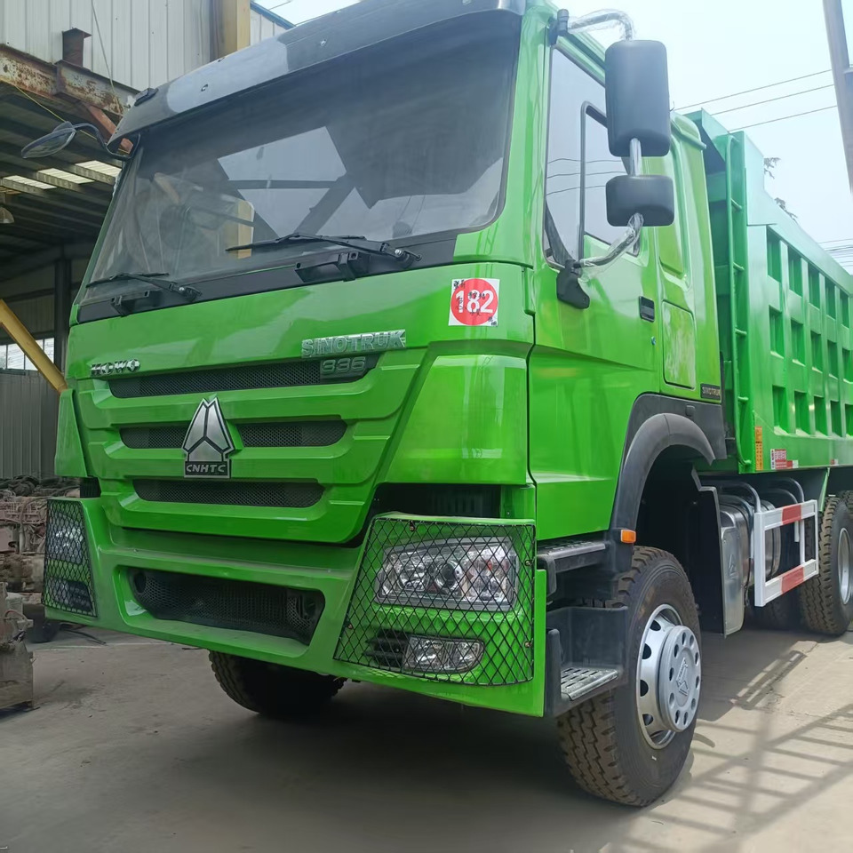 Sinotruck 6x4 HOWO Dump Truck Clcik for Discount - Camion basculantă: Foto 5 Sinotruck 6x4 HOWO Dump Truck Clcik for Discount - Camion basculantă: Foto 5