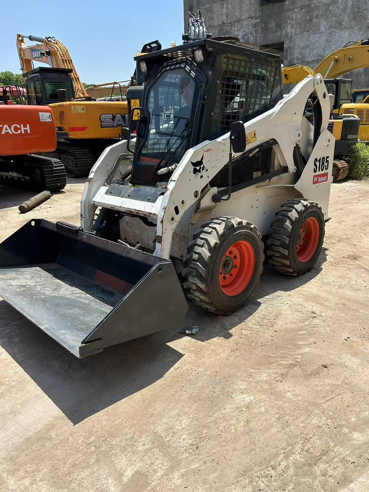 BOBCAT Skid Steer Loader S185 - Utilaje constructii: Foto 1 BOBCAT Skid Steer Loader S185 - Utilaje constructii: Foto 1