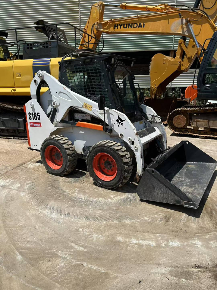 BOBCAT Skid Steer Loader S185 - Utilaje constructii: Foto 2 BOBCAT Skid Steer Loader S185 - Utilaje constructii: Foto 2