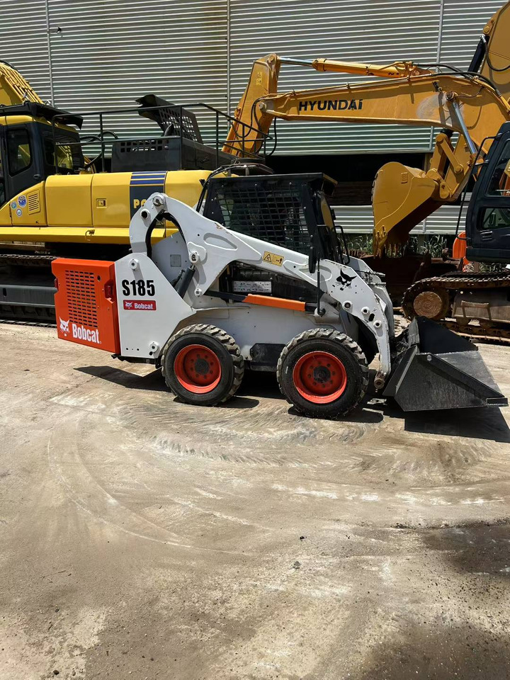 BOBCAT Skid Steer Loader S185 - Utilaje constructii: Foto 3 BOBCAT Skid Steer Loader S185 - Utilaje constructii: Foto 3