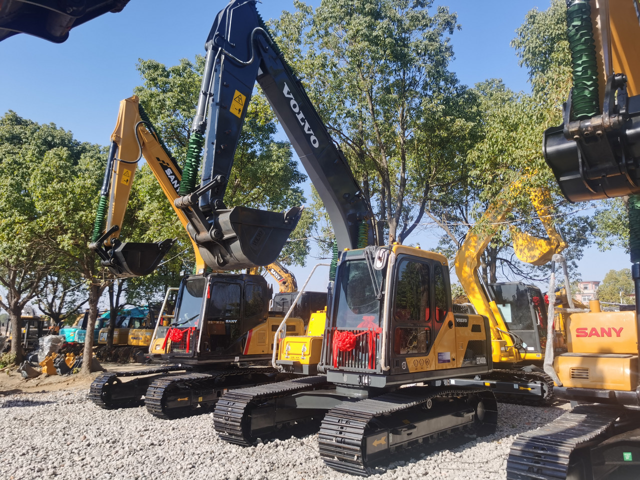 VOLVO EC140DL - Excavator pe şenile: Foto 3 VOLVO EC140DL - Excavator pe şenile: Foto 3