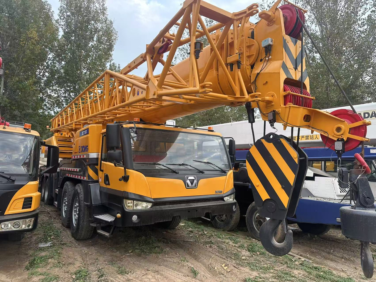 XCMG Crane XCT80 - Macara tot teren: Foto 1 XCMG Crane XCT80 - Macara tot teren: Foto 1