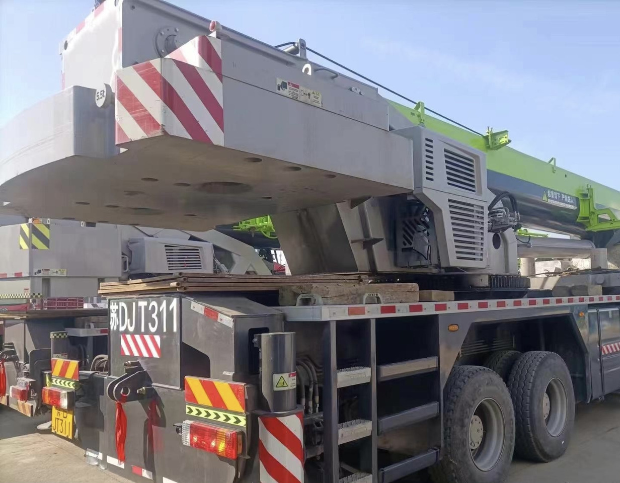 ZOOMLION Crane ZTC700V562-1 - Macara tot teren: Foto 4 ZOOMLION Crane ZTC700V562-1 - Macara tot teren: Foto 4