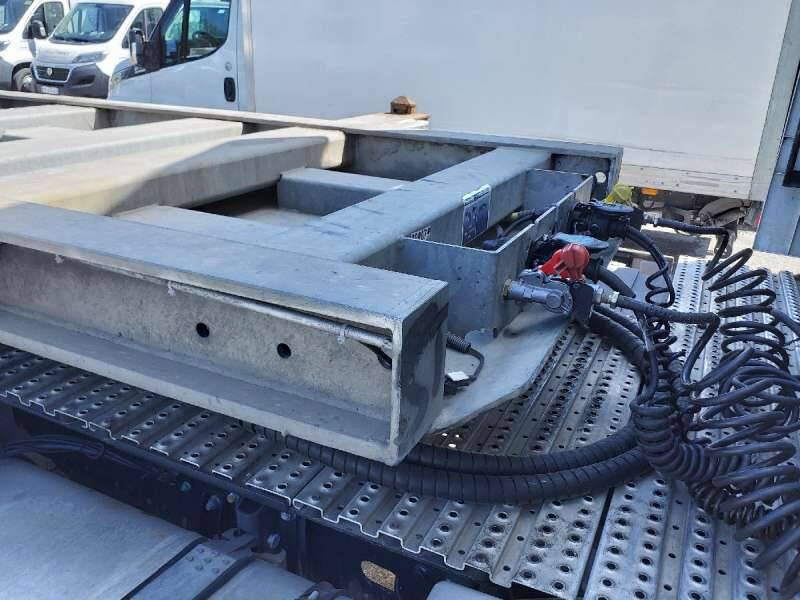 Semi-remorque 3 Essieux 38 TONNES CHARIOT COULISSANT - Semiremorcă transport containere/ Swap body: Foto 3 Semi-remorque 3 Essieux 38 TONNES CHARIOT COULISSANT - Semiremorcă transport containere/ Swap body: Foto 3