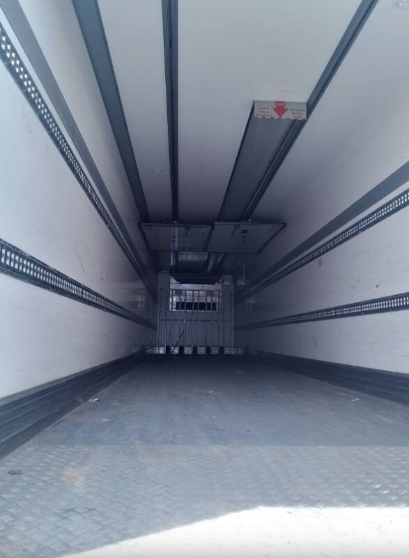 Semi-remorque 3 Essieux FRIGO 38 TONNES HAYON CAISSE CHEREAU GROUPE CARRIER VECTOR HE 19 MT - Semiremorcă frigider: Foto 4 Semi-remorque 3 Essieux FRIGO 38 TONNES HAYON CAISSE CHEREAU GROUPE CARRIER VECTOR HE 19 MT - Semiremorcă frigider: Foto 4