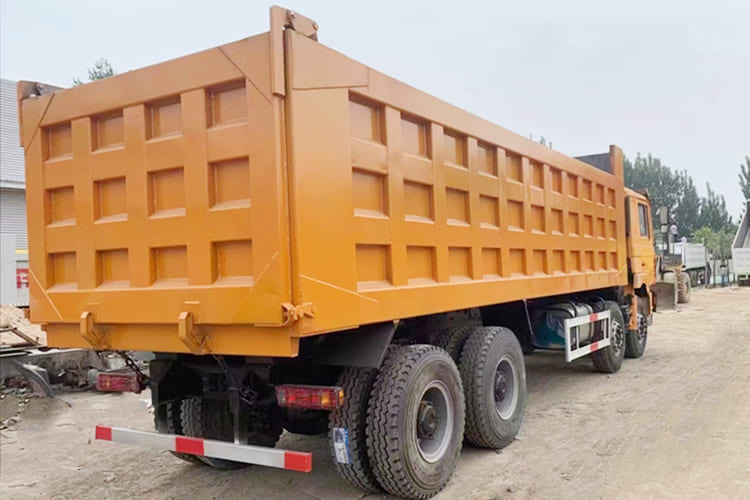 SHACMAN Shacman Truck F3000 for Sale in Zamibia - Camion: Foto 3 SHACMAN Shacman Truck F3000 for Sale in Zamibia - Camion: Foto 3