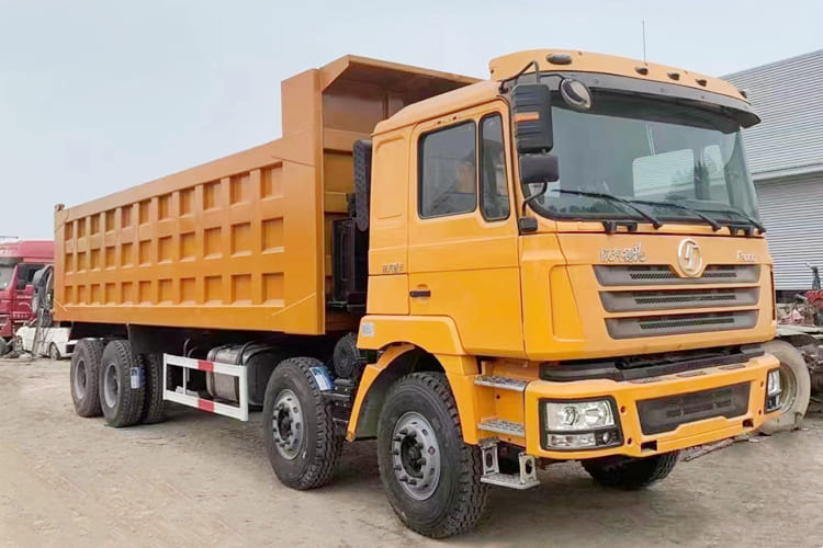 SHACMAN Shacman Truck F3000 for Sale in Zamibia - Camion: Foto 1 SHACMAN Shacman Truck F3000 for Sale in Zamibia - Camion: Foto 1