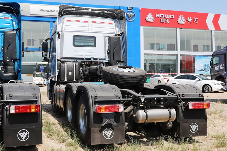 FOTON Foton 6x4 Tractor Head for Sale in Tanzania - Cap tractor: Foto 4 FOTON Foton 6x4 Tractor Head for Sale in Tanzania - Cap tractor: Foto 4