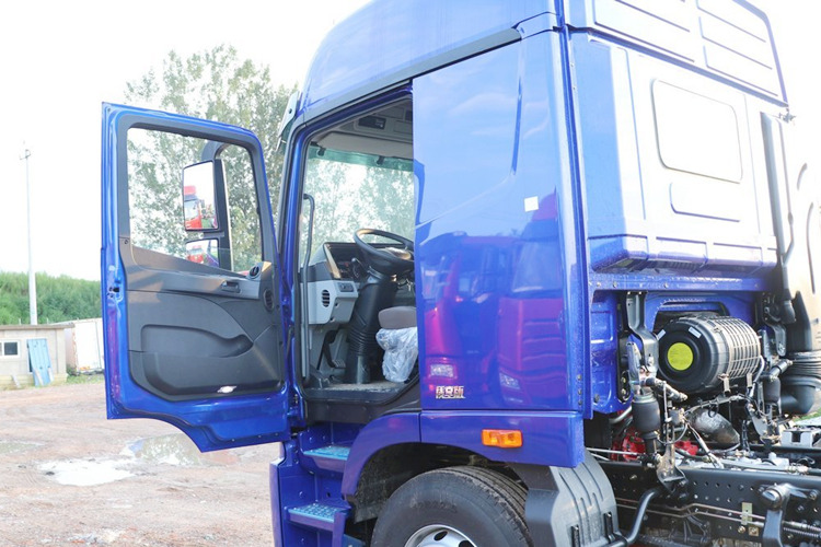 FOTON Foton 8x4 Tractor Head for Sale in Zambia - Cap tractor: Foto 4 FOTON Foton 8x4 Tractor Head for Sale in Zambia - Cap tractor: Foto 4