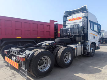 SHACMAN Shacman Trailer Truck for Sale in Sierra Leone - Cap tractor: Foto 3 SHACMAN Shacman Trailer Truck for Sale in Sierra Leone - Cap tractor: Foto 3