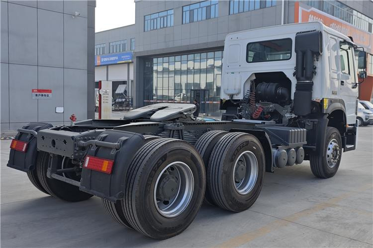 SINOTRUK Second Hand Howo 380hp 6x4 Truck Tractor for Sale In Tanzania - Cap tractor: Foto 2 SINOTRUK Second Hand Howo 380hp 6x4 Truck Tractor for Sale In Tanzania - Cap tractor: Foto 2