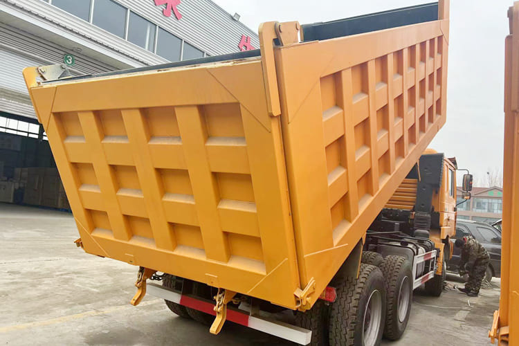 SHACMAN Shacman Cargo Truck for Sale in Kenya - Camion basculantă: Foto 5 SHACMAN Shacman Cargo Truck for Sale in Kenya - Camion basculantă: Foto 5
