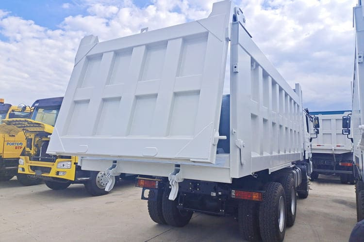 SHACMAN Shacman Trucks for Sale in Ghana - Camion basculantă: Foto 4 SHACMAN Shacman Trucks for Sale in Ghana - Camion basculantă: Foto 4