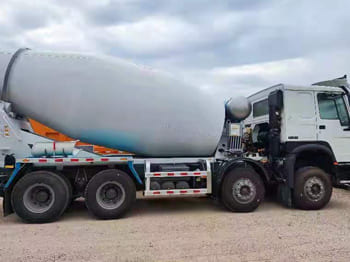 SINOTRUK Concrete Truck for Sale in Mali - Autobetonieră: Foto 2 SINOTRUK Concrete Truck for Sale in Mali - Autobetonieră: Foto 2