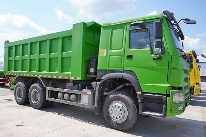 SINOTRUK Sinotruk Howo 6x4 Tipper Truck Price in Burkina Faso - Camion basculantă: Foto 2 SINOTRUK Sinotruk Howo 6x4 Tipper Truck Price in Burkina Faso - Camion basculantă: Foto 2