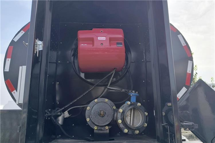 TITAN 3 Axle Asphalt Tank Semi Trailer for Sale In Nigeria - Semiremorcă cisternă: Foto 4 TITAN 3 Axle Asphalt Tank Semi Trailer for Sale In Nigeria - Semiremorcă cisternă: Foto 4