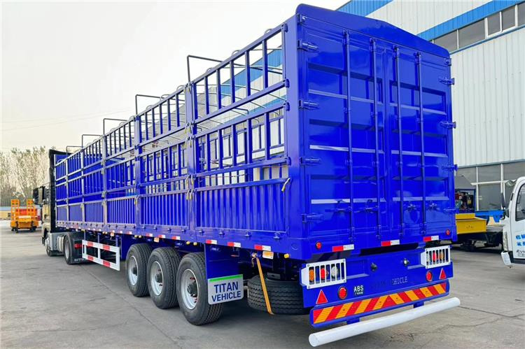 TITAN 3 Axle Cargo Fence Trailer with Air Suspension Transport Animal - Semiremorcă transport animale: Foto 2 TITAN 3 Axle Cargo Fence Trailer with Air Suspension Transport Animal - Semiremorcă transport animale: Foto 2