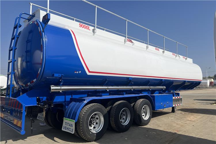 TITAN 45000 Liters Oil Tanker Trailer for Sale In Ghana - Semiremorcă cisternă: Foto 2 TITAN 45000 Liters Oil Tanker Trailer for Sale In Ghana - Semiremorcă cisternă: Foto 2