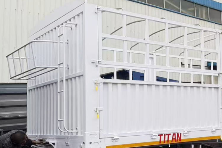 TITAN Livestock Fence Semi Trailer for Sale in Malawi - Semiremorcă transport animale: Foto 4 TITAN Livestock Fence Semi Trailer for Sale in Malawi - Semiremorcă transport animale: Foto 4