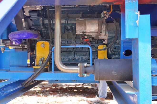 XCMG 37 Ton Side Lifter Truck for Sale in Angola - Camion transport containere/ Swap body: Foto 4 XCMG 37 Ton Side Lifter Truck for Sale in Angola - Camion transport containere/ Swap body: Foto 4