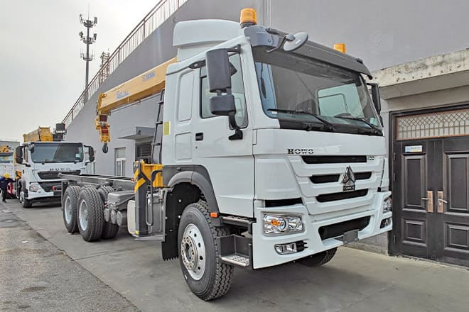 XCMG Truck Mounted Crane with Hydraulic Boom Capacity for Sale in Kenya - Camion cu macara: Foto 2 XCMG Truck Mounted Crane with Hydraulic Boom Capacity for Sale in Kenya - Camion cu macara: Foto 2