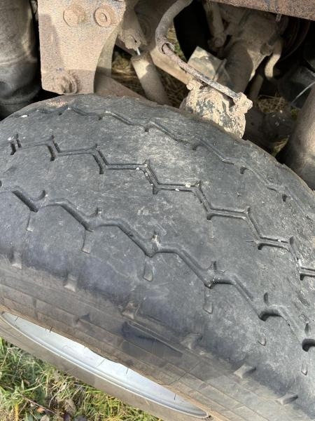 Semiremorcă transport busteni Diebolt grue avec grappin rotatif: Foto 25