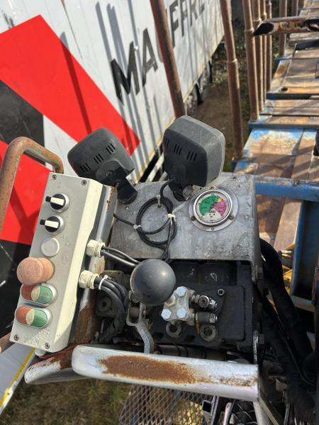 Semiremorcă transport busteni Diebolt grue avec grappin rotatif: Foto 15