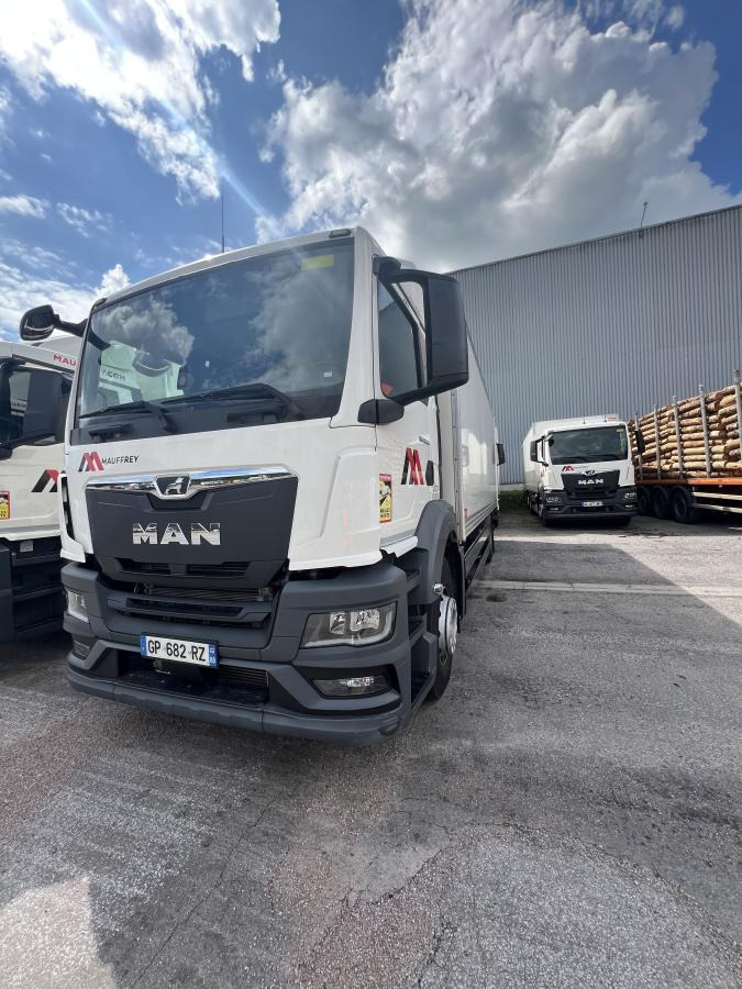 MAN TGS 18.360 - Camion furgon: Foto 2 MAN TGS 18.360 - Camion furgon: Foto 2