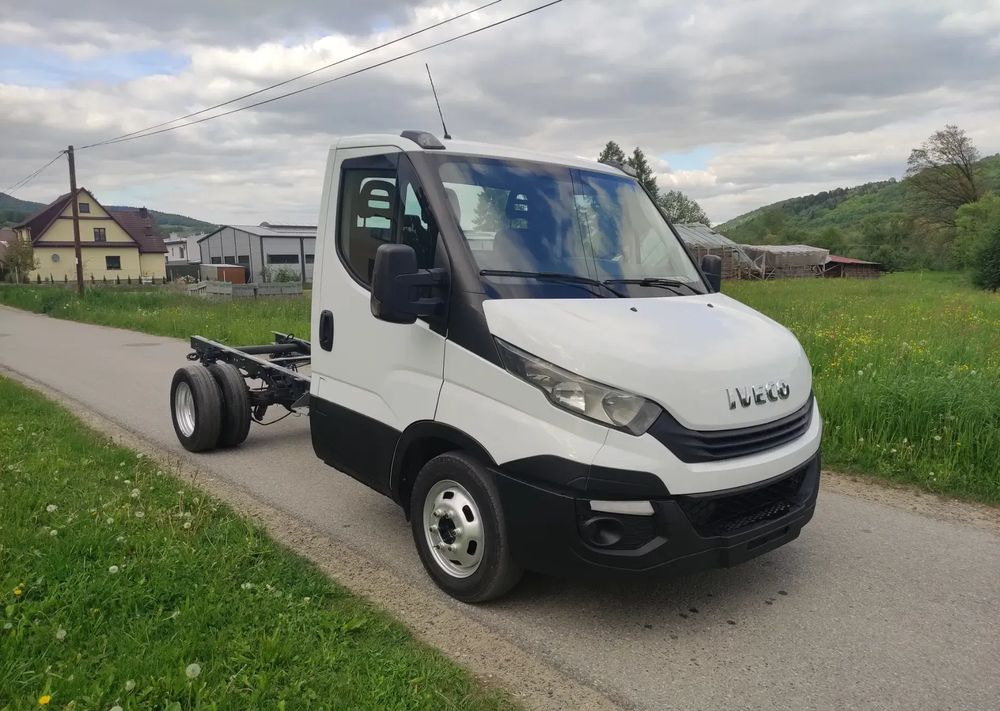 Iveco DAILY 35c14 2.3 hpi rama do zabudowy, - Camion şasiu: Foto 1 Iveco DAILY 35c14 2.3 hpi rama do zabudowy, - Camion şasiu: Foto 1