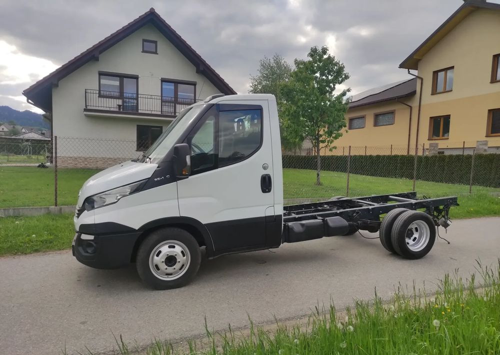 Iveco DAILY 35c14 2.3 hpi rama do zabudowy, - Camion şasiu: Foto 5 Iveco DAILY 35c14 2.3 hpi rama do zabudowy, - Camion şasiu: Foto 5
