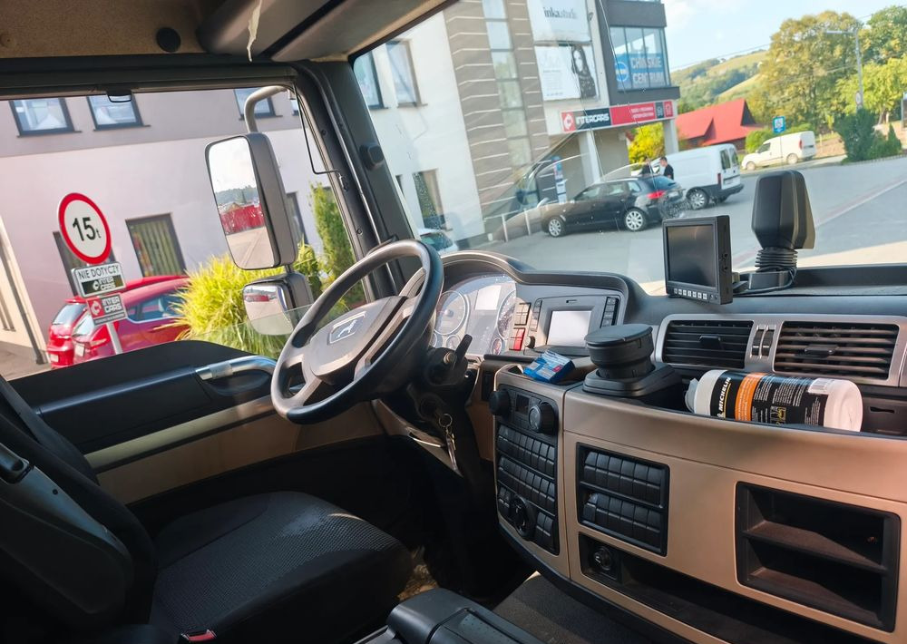 MAN TGL 12.250 kontener 6,2 , winda - Camion furgon: Foto 4 MAN TGL 12.250 kontener 6,2 , winda - Camion furgon: Foto 4