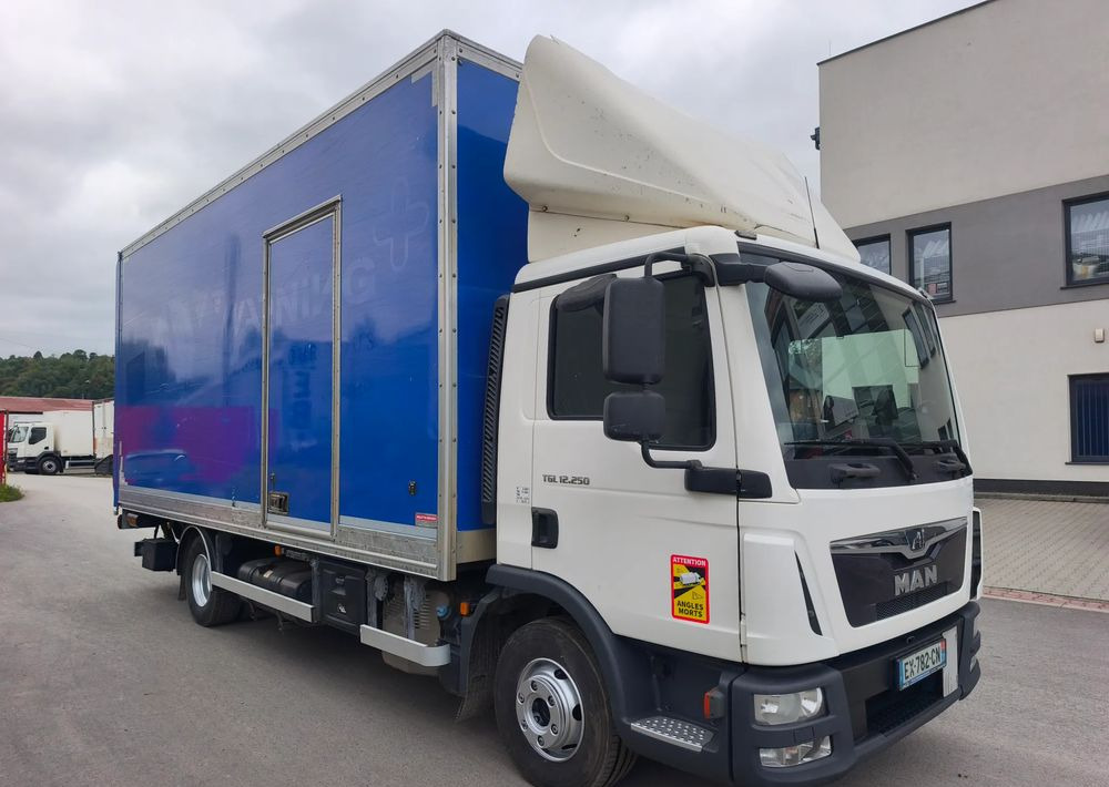 MAN TGL 12.250 podwozie do zabudowy - Camion şasiu: Foto 3 MAN TGL 12.250 podwozie do zabudowy - Camion şasiu: Foto 3