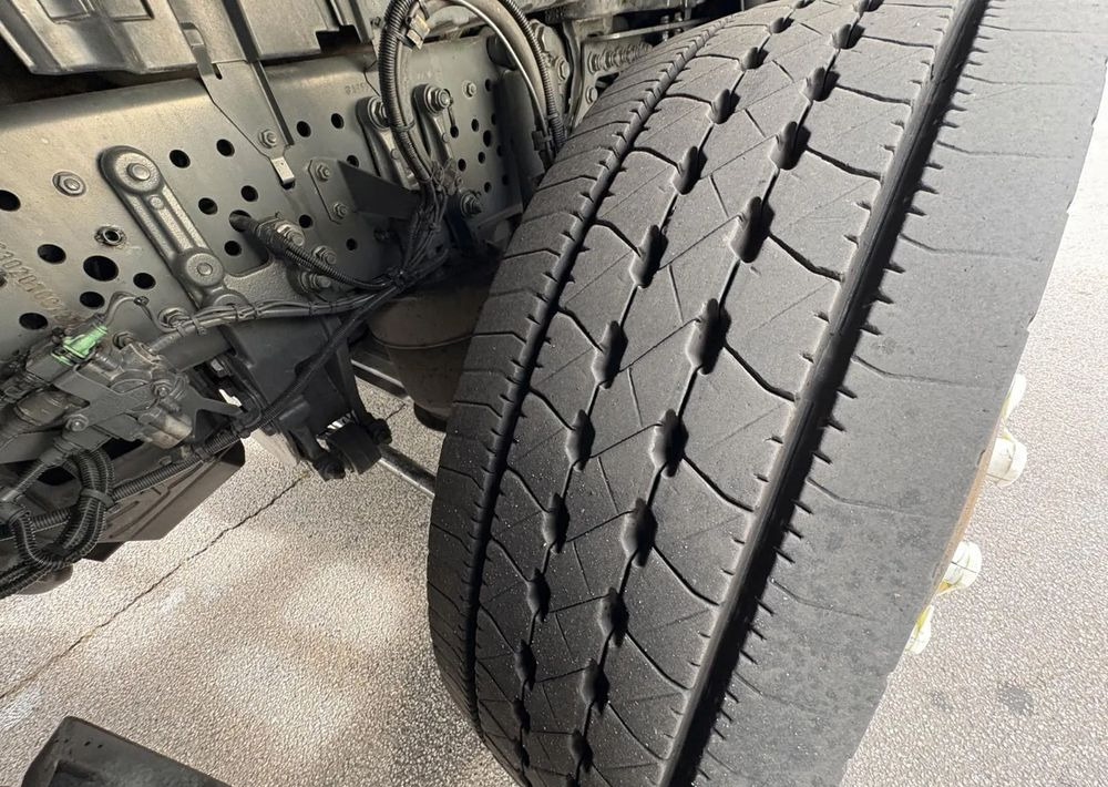 Leasing de  Mercedes-Benz Actros 2543 6x2 chłodnia izoterma 18 palet oś skrętna Mercedes-Benz Actros 2543 6x2 chłodnia izoterma 18 palet oś skrętna: Foto 16