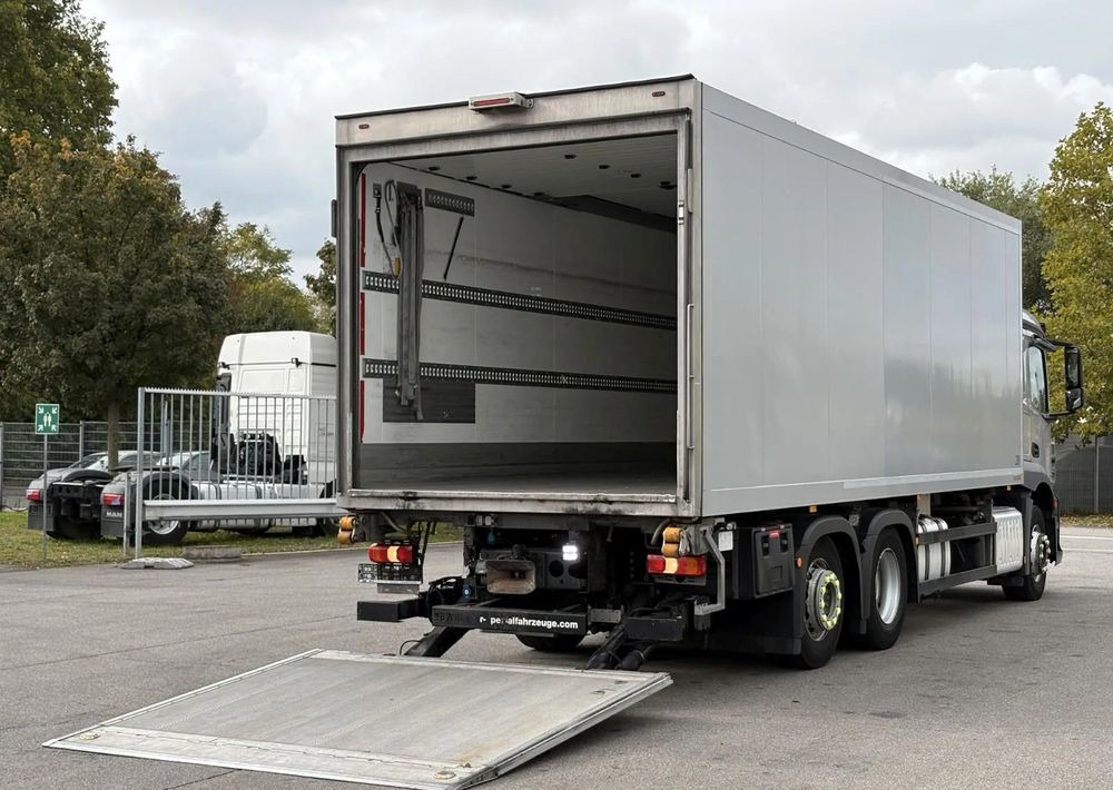 Leasing de  Mercedes-Benz Actros 2543 6x2 chłodnia izoterma 18 palet oś skrętna Mercedes-Benz Actros 2543 6x2 chłodnia izoterma 18 palet oś skrętna: Foto 9