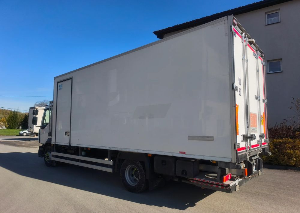 Renault GAMA D 16.250 chłodnia izoterma 16 palet klima - Camion frigider: Foto 4 Renault GAMA D 16.250 chłodnia izoterma 16 palet klima - Camion frigider: Foto 4